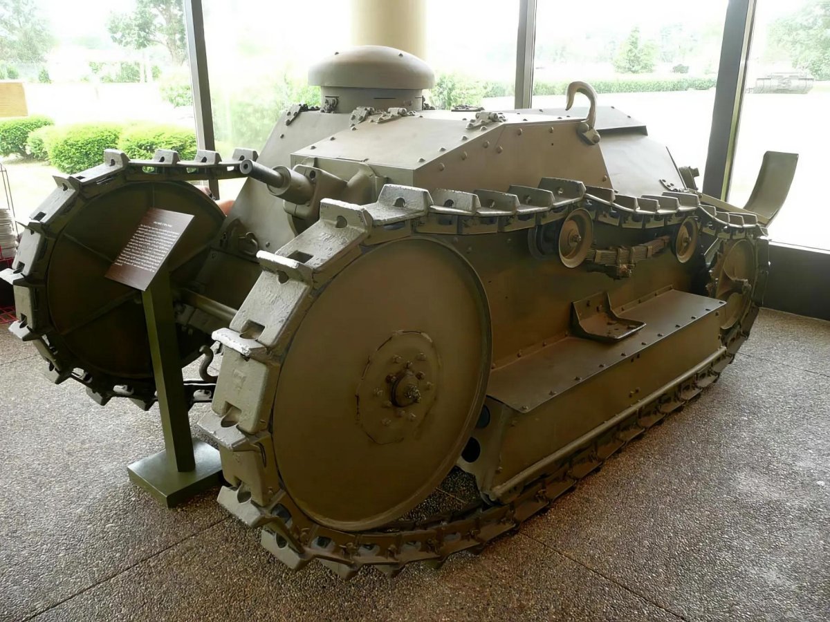 3-Ton Tank m1918 Ford