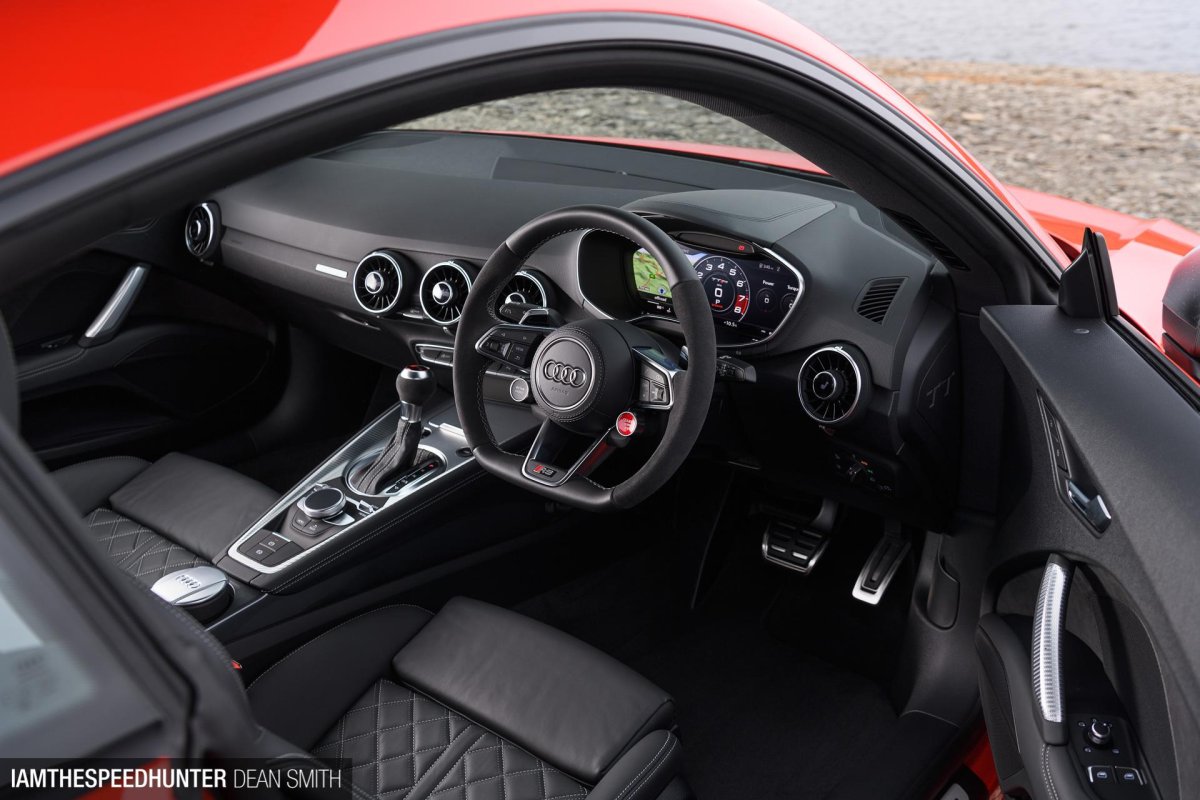 Ауди ТТ 2020 салон