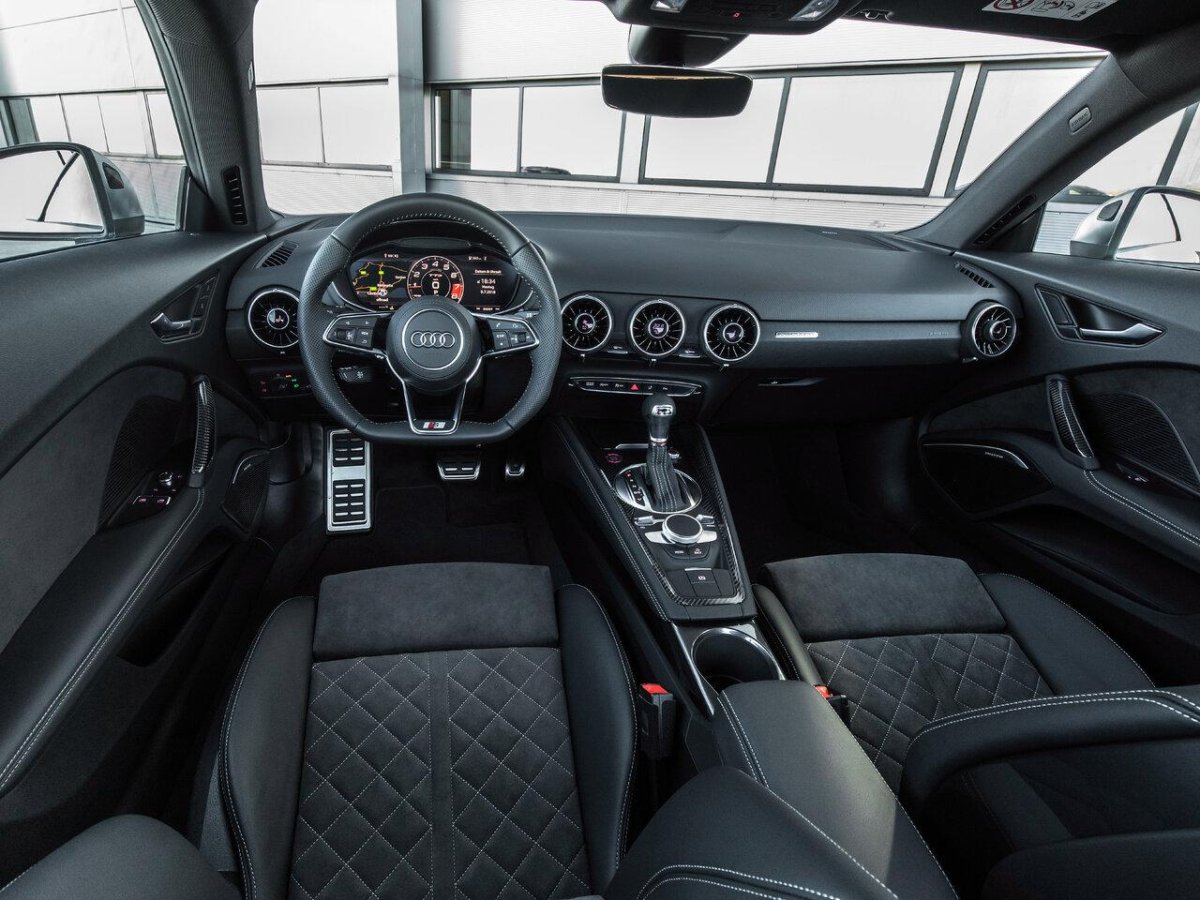 Ауди ТТ RS салон