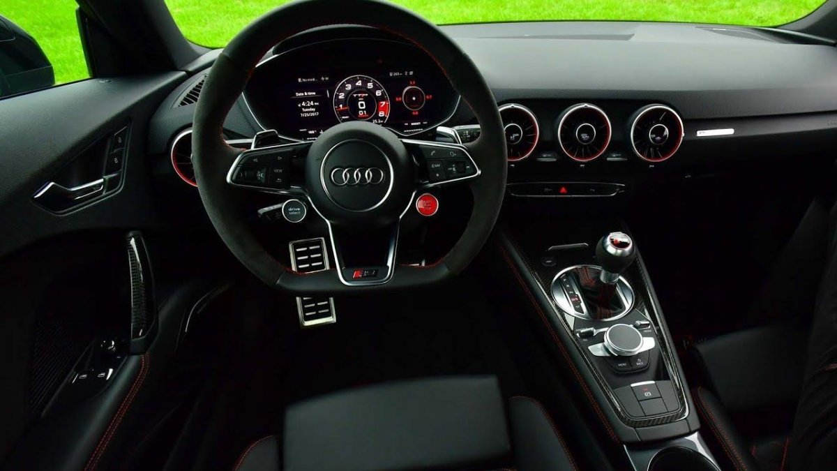 Ауди ТТ 2017 салон