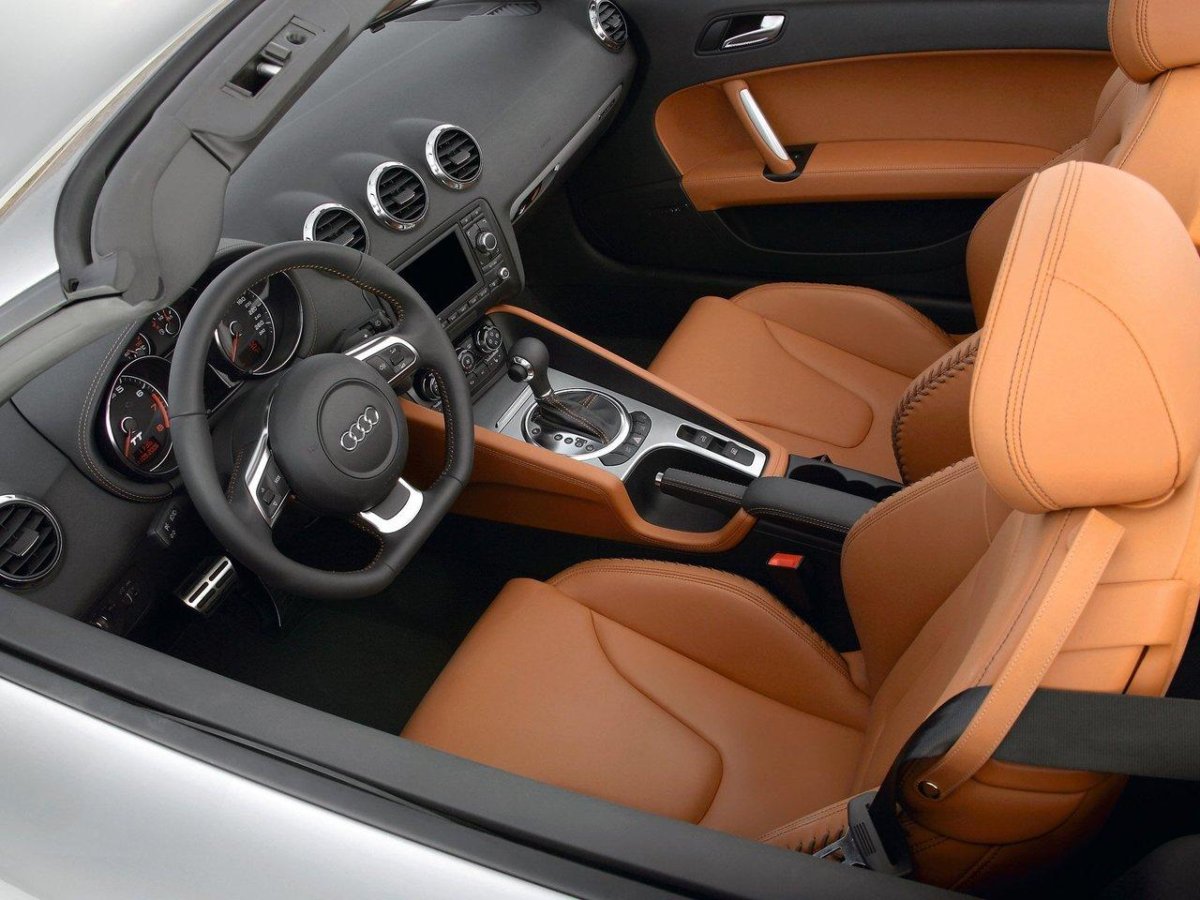 Audi TT 8j салон