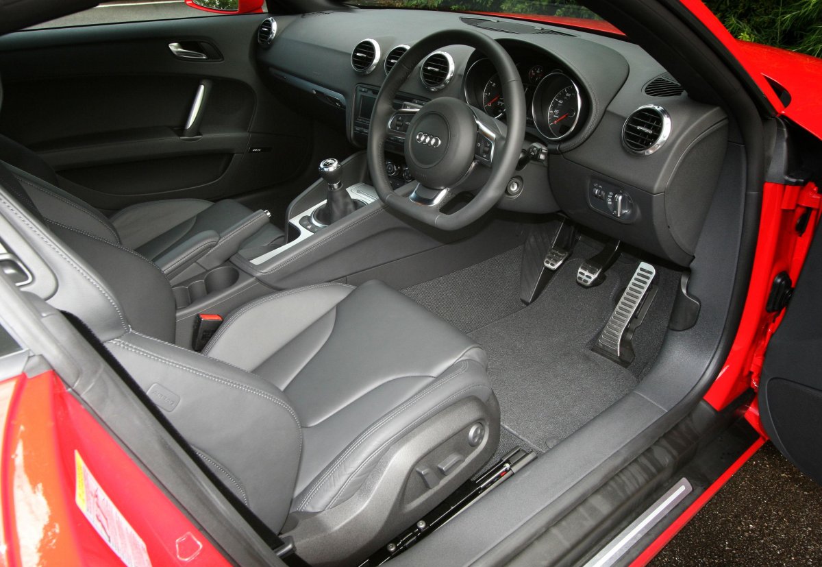 Audi TT 2006 Interior