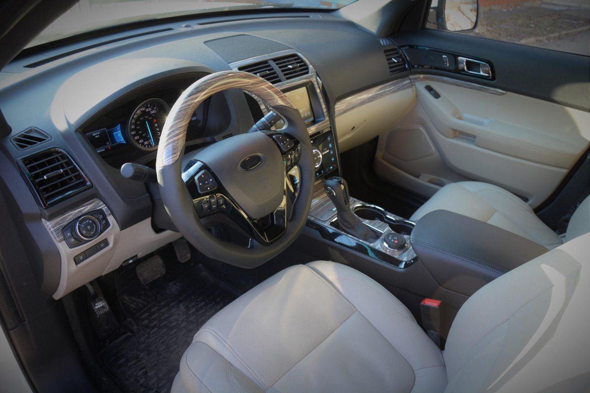 Ford Explorer 5 салон