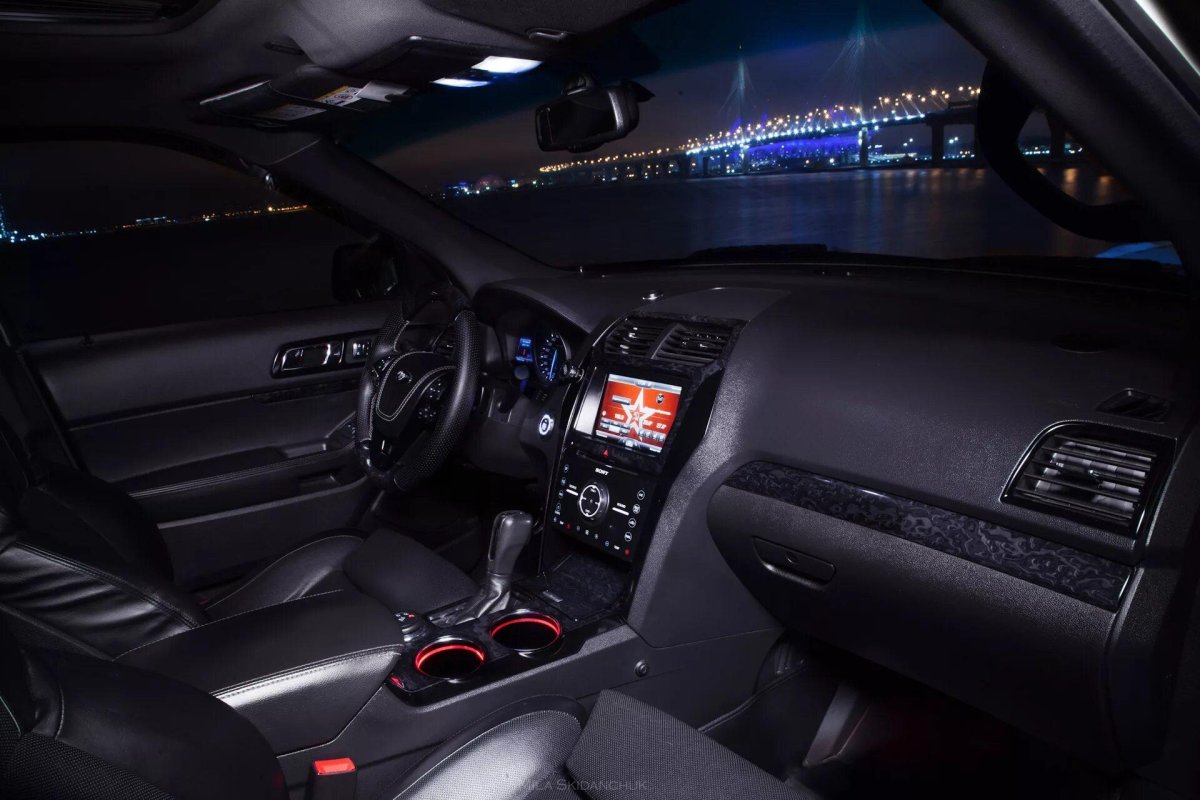 Тюнинг салона Ford Explorer 5