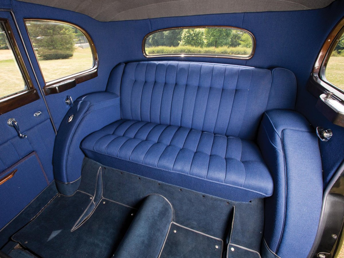 Mercedes-Benz 320 Pullman Limousine w142