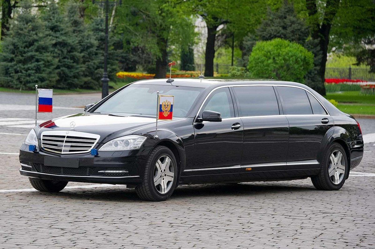 Mercedes s600 Pullman Guard