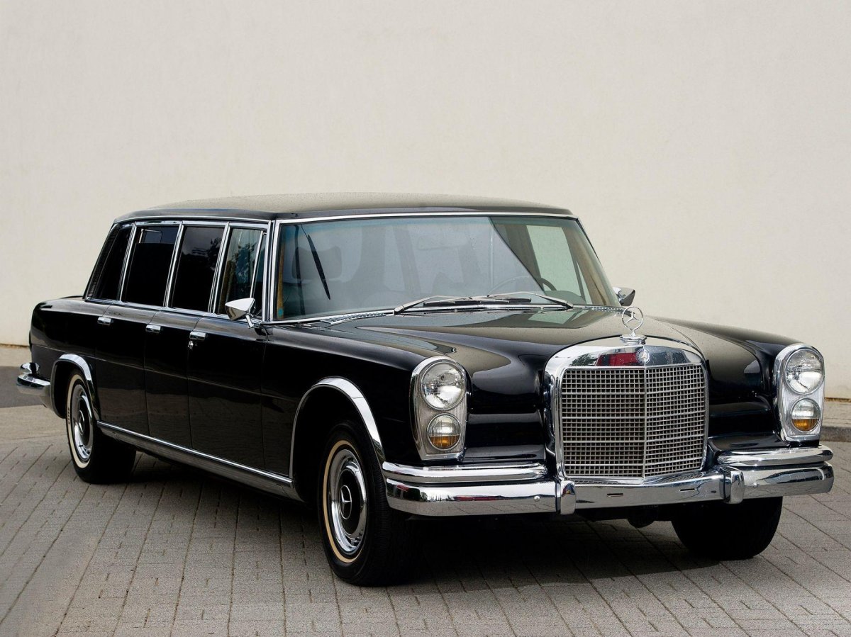 Mercedes-Benz 600 Pullman Limousine