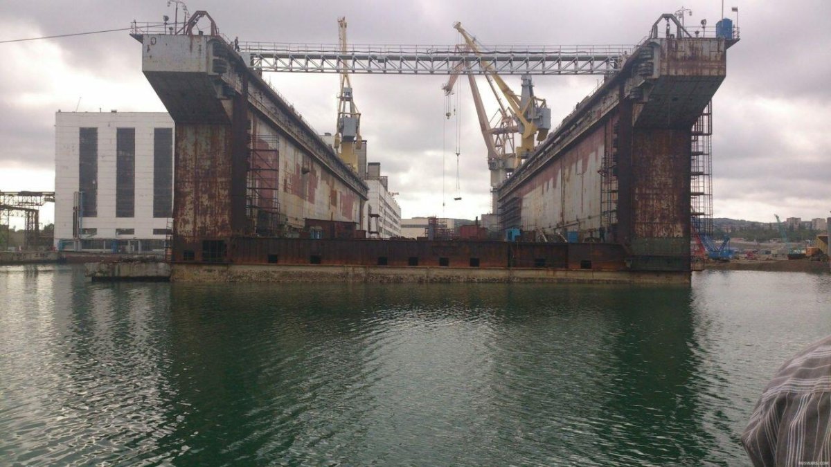 Плавучий док Росляково