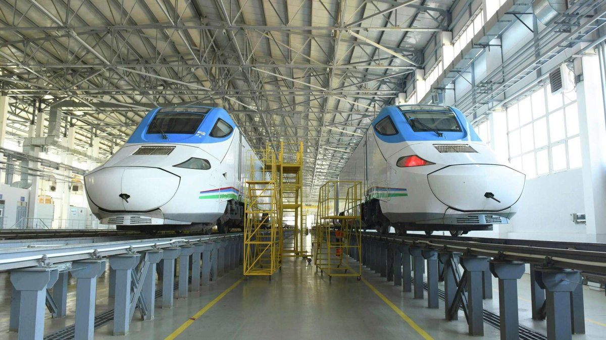 Скоростной поезд Афросиаб Ташкент Самарканд