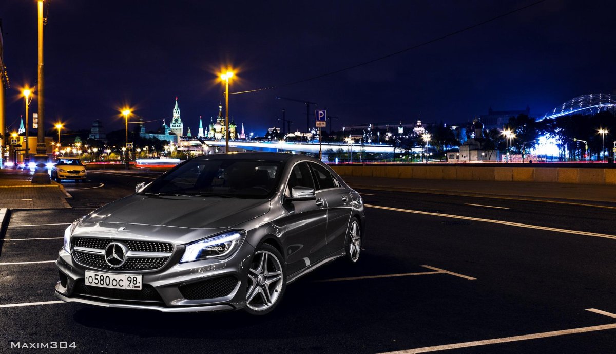 Мерседес CLA 200 ночью