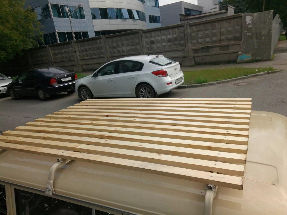 Деревянный багажник на крышу