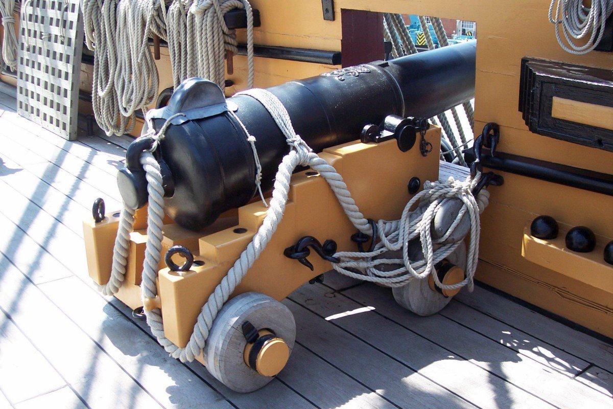 Корабельная пушка