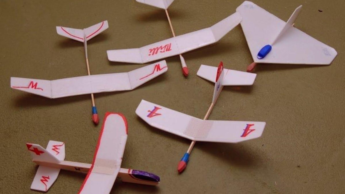Поделка самолет