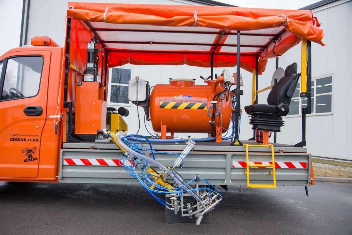 Шмель 11ан машина дорожная разметочная