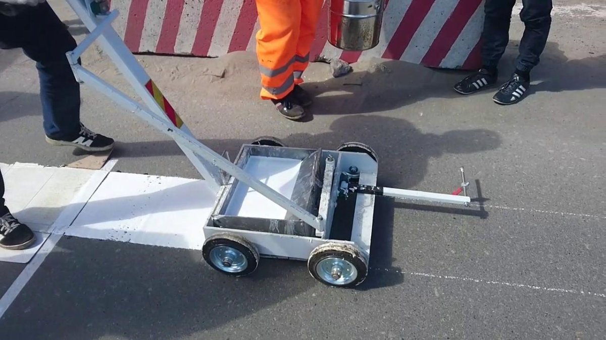 Каретка для разметки дорог термопластиком