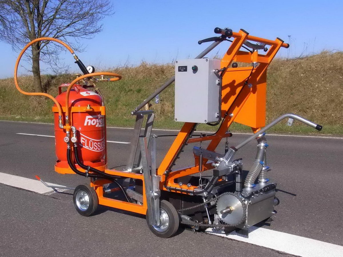 Шмель 11 а разметочная машина