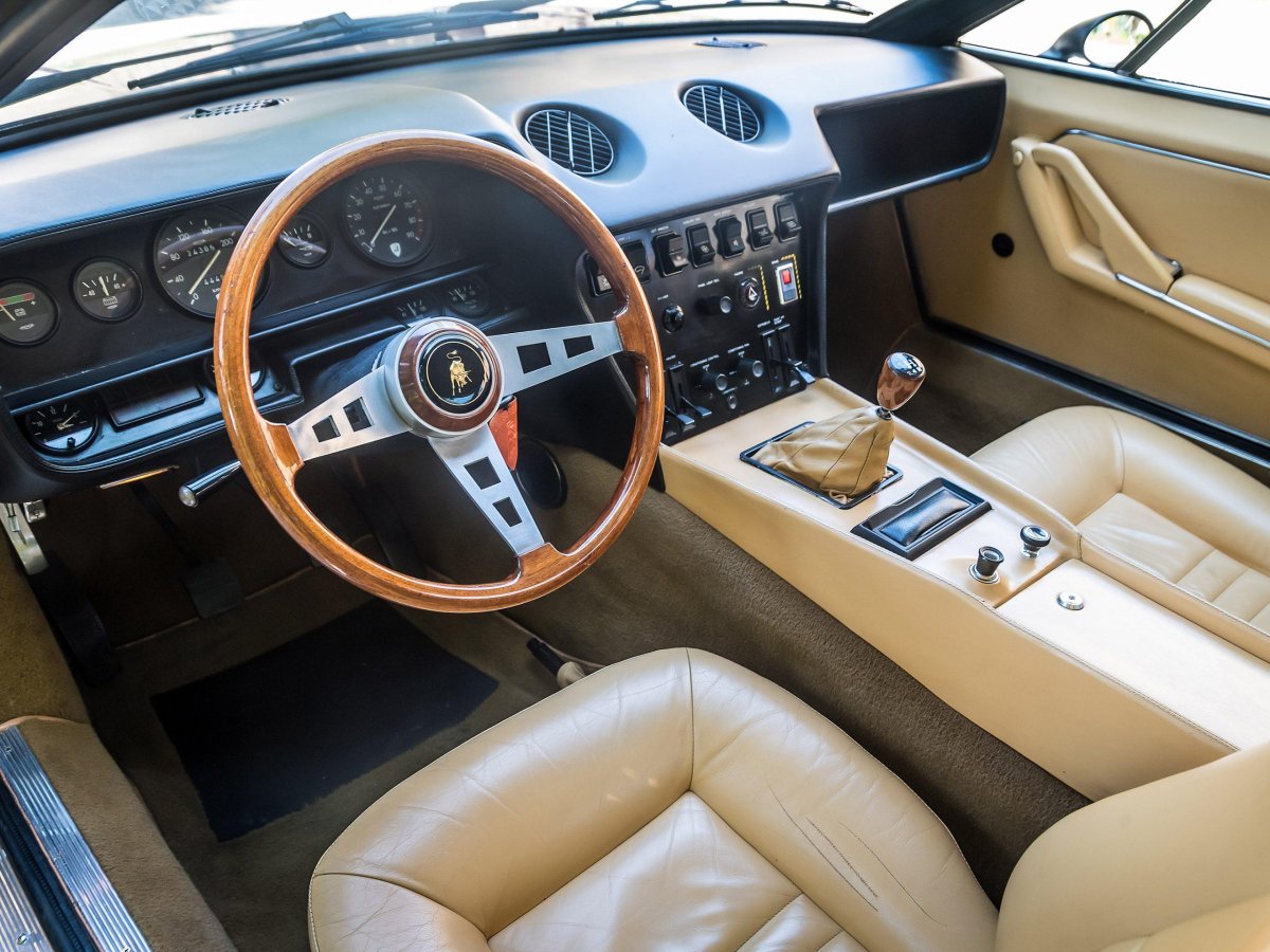 Ламборджини Jarama