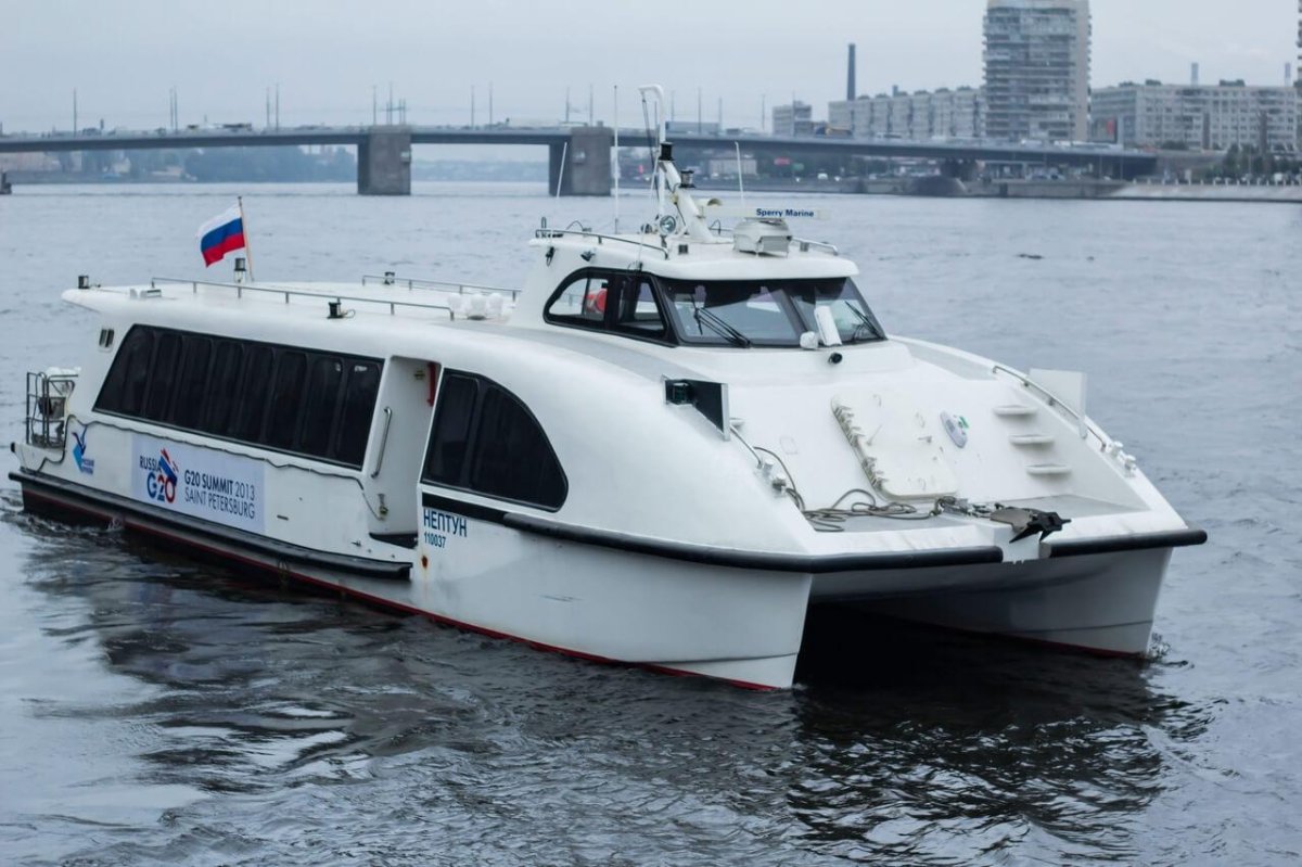 Глиссер-катамаран ОСГА-25 экспресс