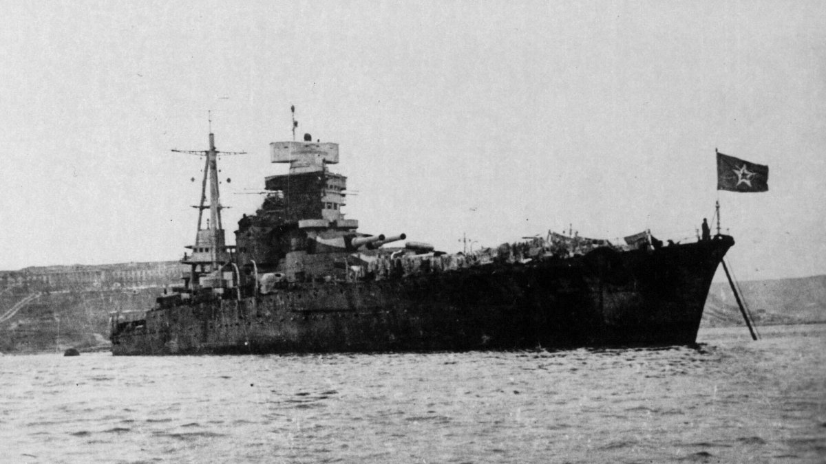 Взрыв линкора Новороссийск в Севастополе в 1955