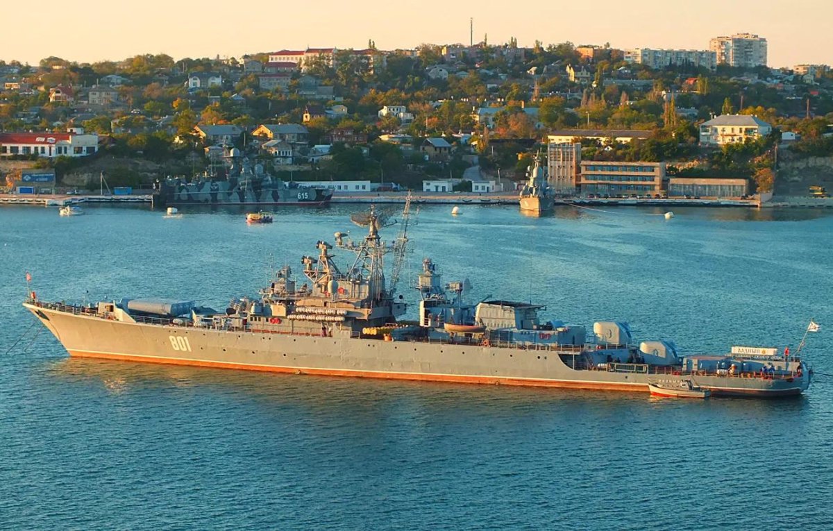 Корабль Севастополь военный