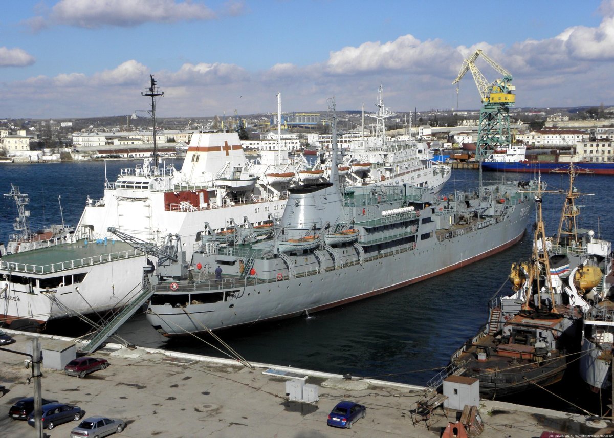 База ВМФ В Севастополе Южная бухта