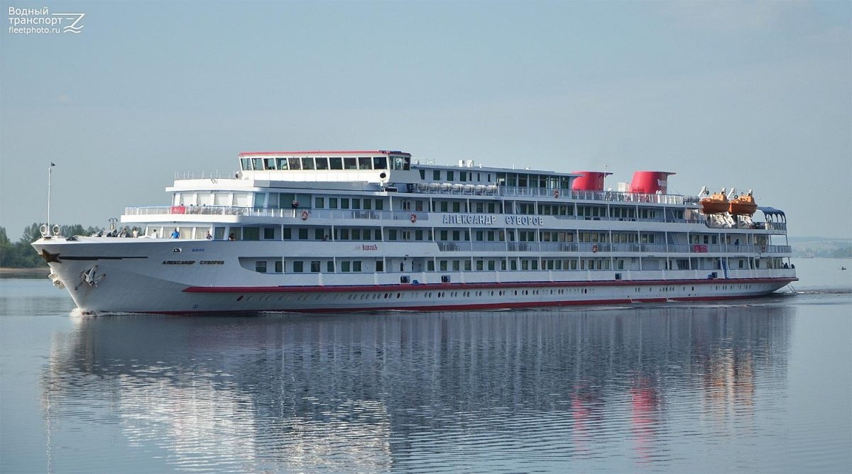 Мстислав Ростропович теплоход