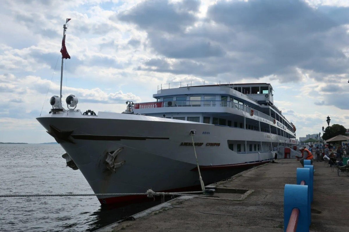 Теплоход Александр Суворов в Казани