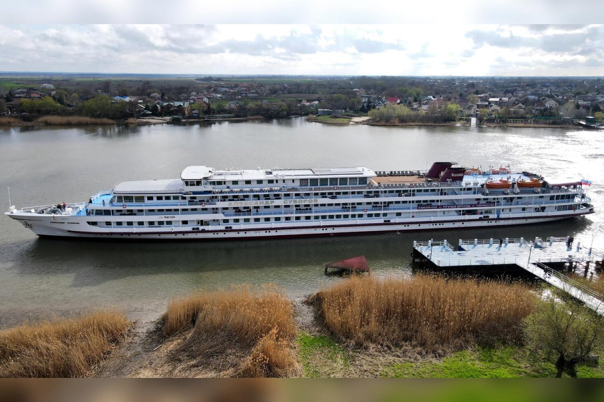 Судно Александр Суворов