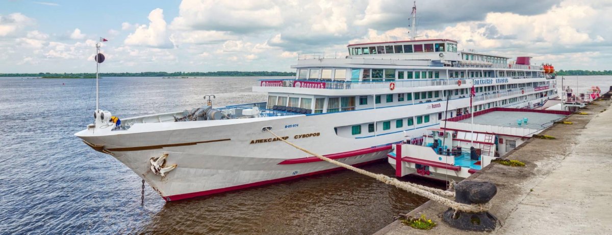 Теплоход водоход «Александр Суворов»