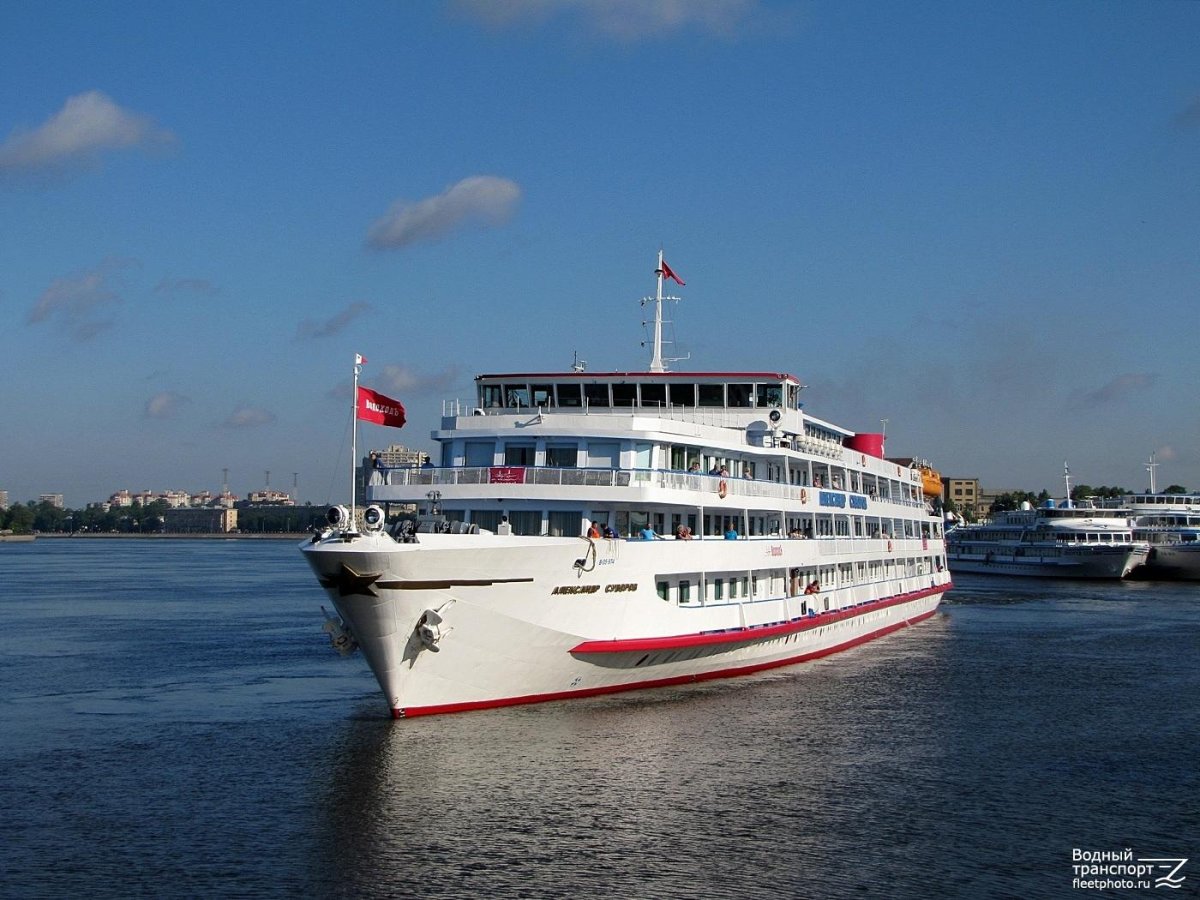 Теплоход Александр Суворов в Нижнем Новгороде