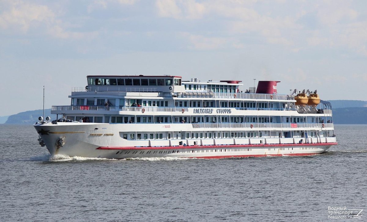 Судно Александр Суворов