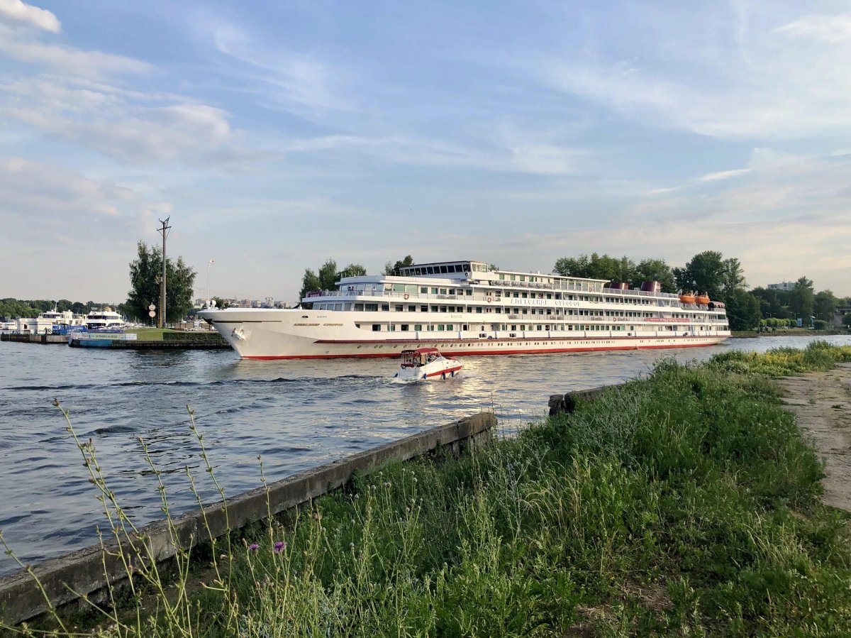 Теплоход водоход «Александр Суворов»