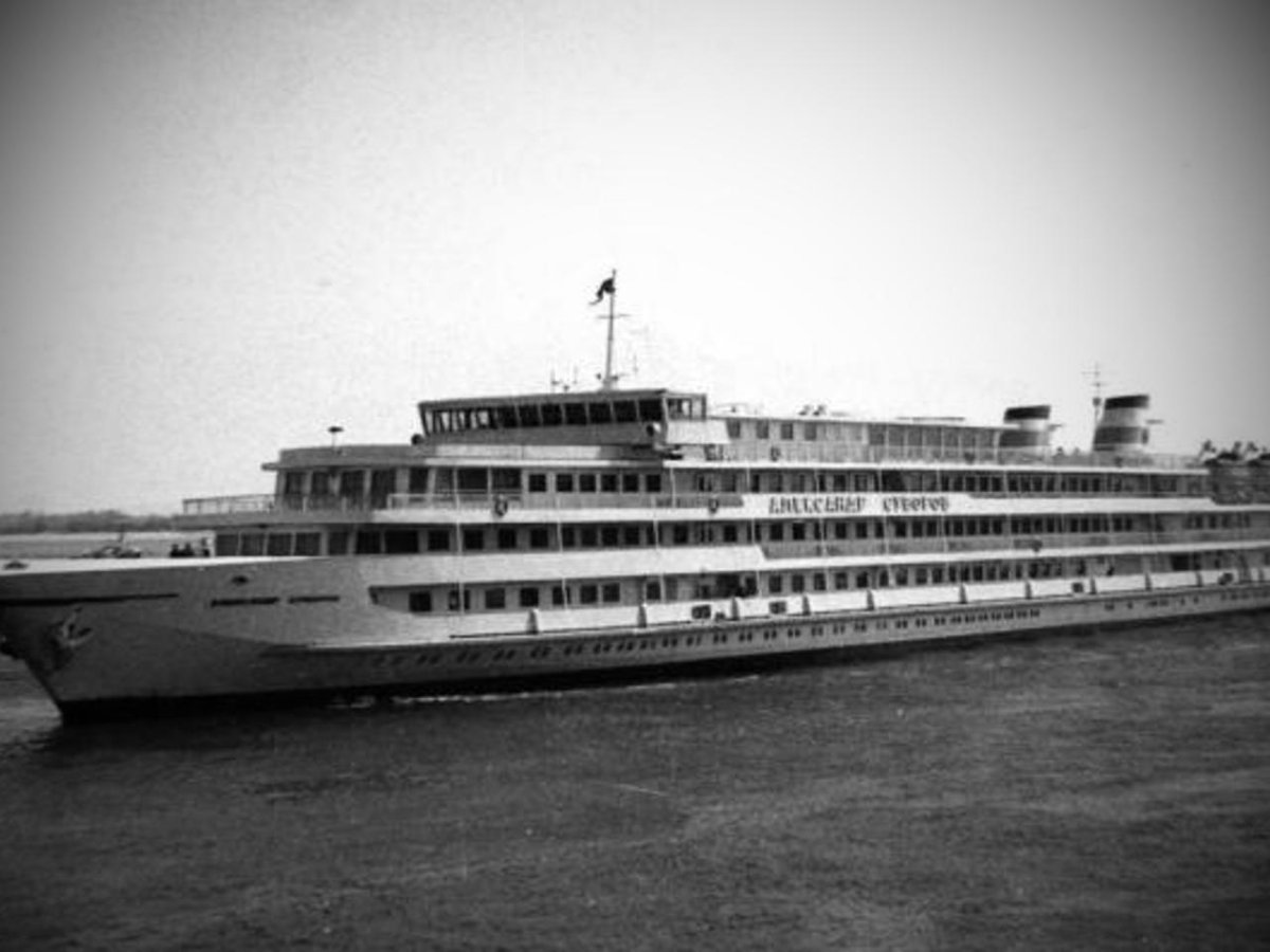 Катастрофа 1983 теплоход Александр Суворов трагедия