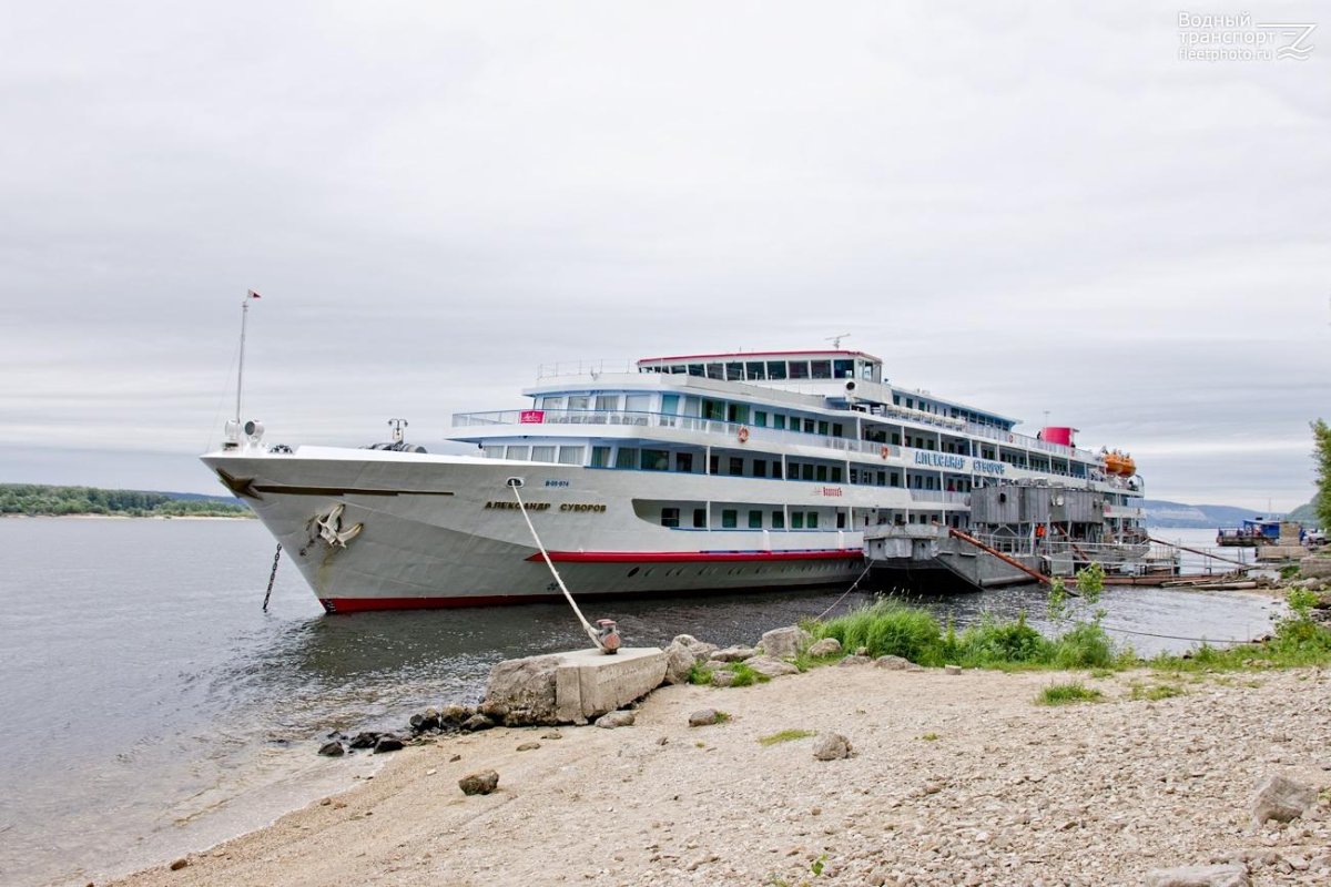 Речной теплоход Александр Суворов