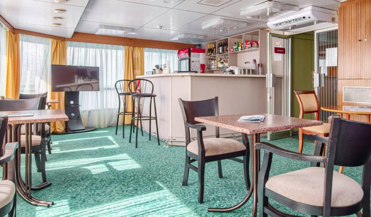 Теплоход Александр Суворов навигация