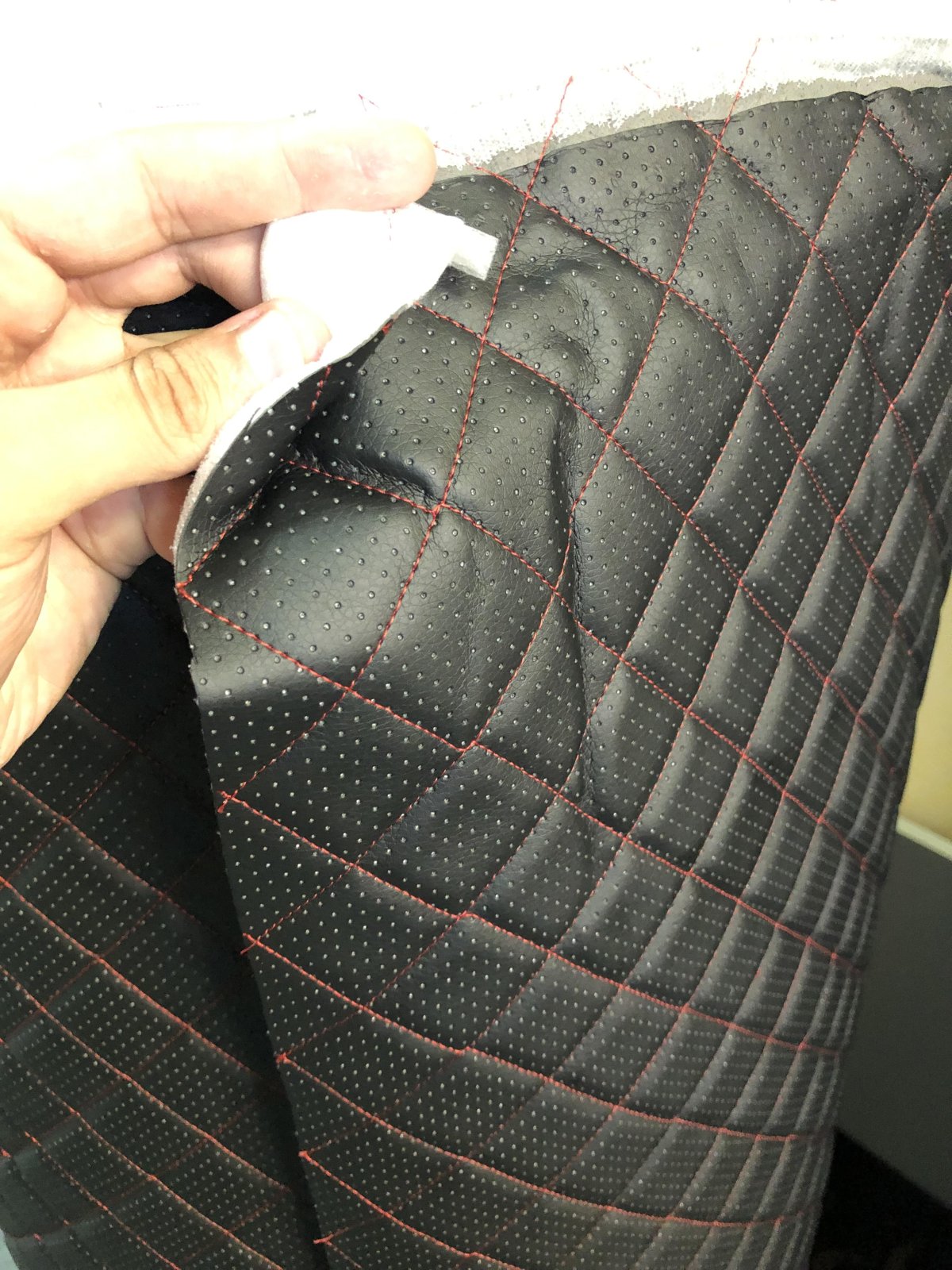 Экокожа Орегон стеганая на поролоне