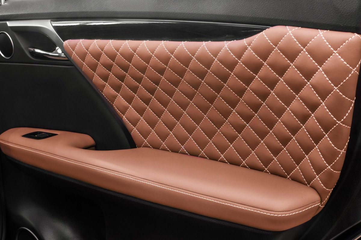 Мерседес седан стёганый салон кожа