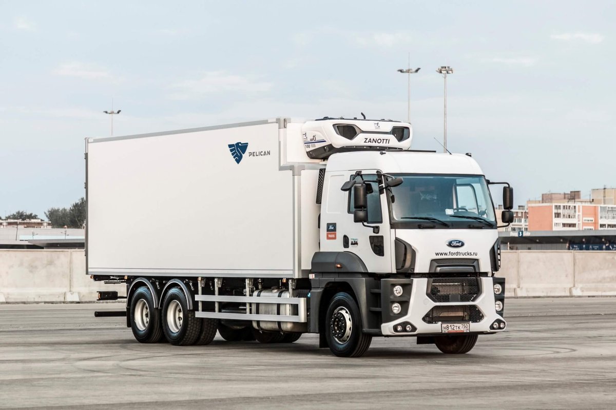 Грузовой Ford Cargo 2533