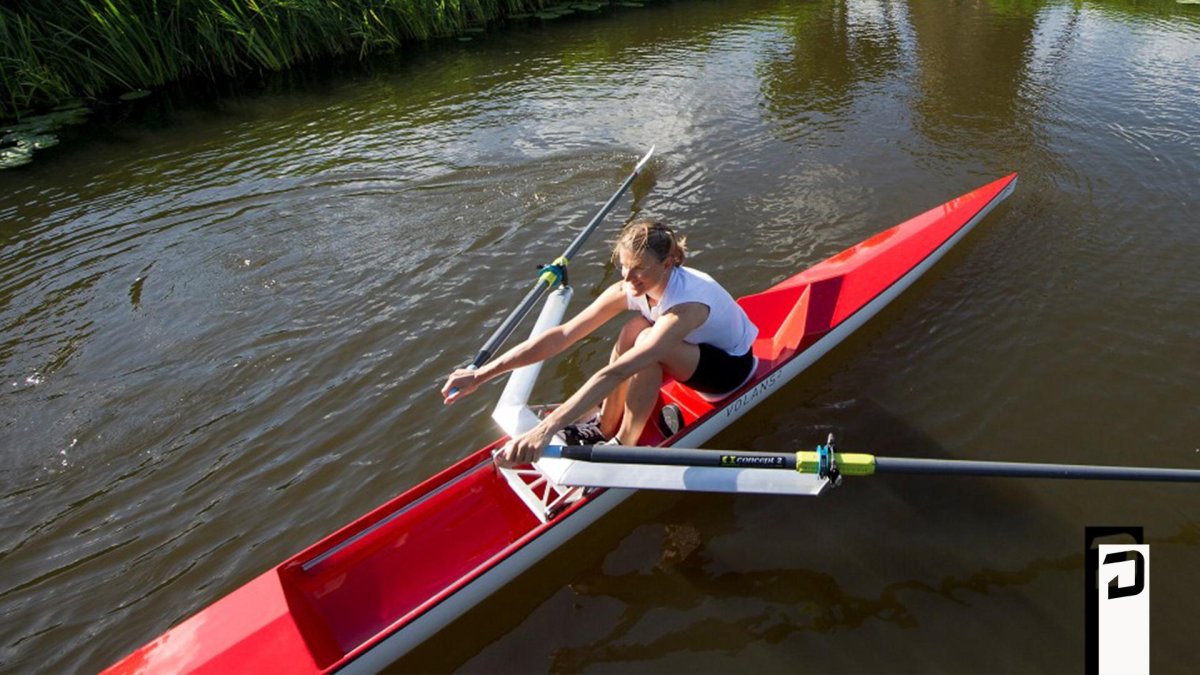 Академическая гребля лодка