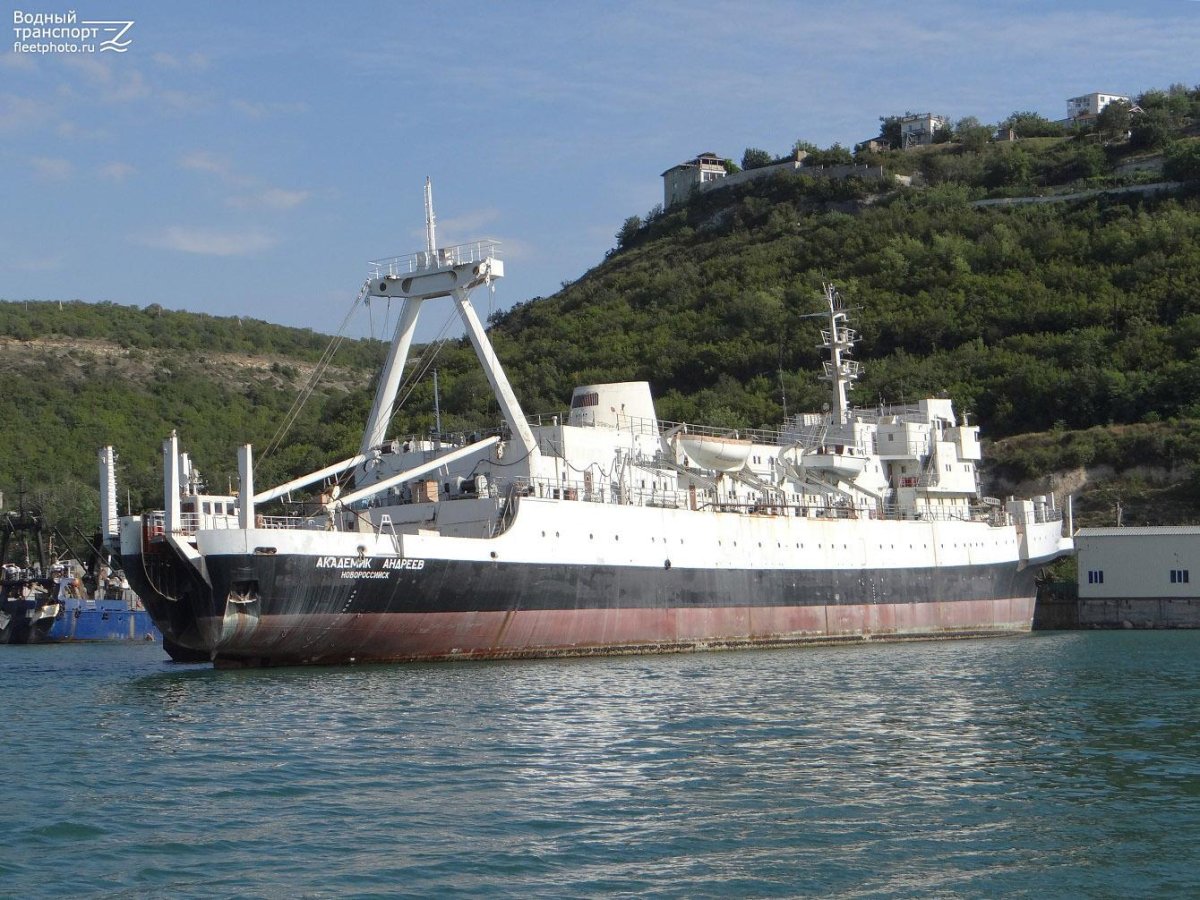 Академик Андреев судно