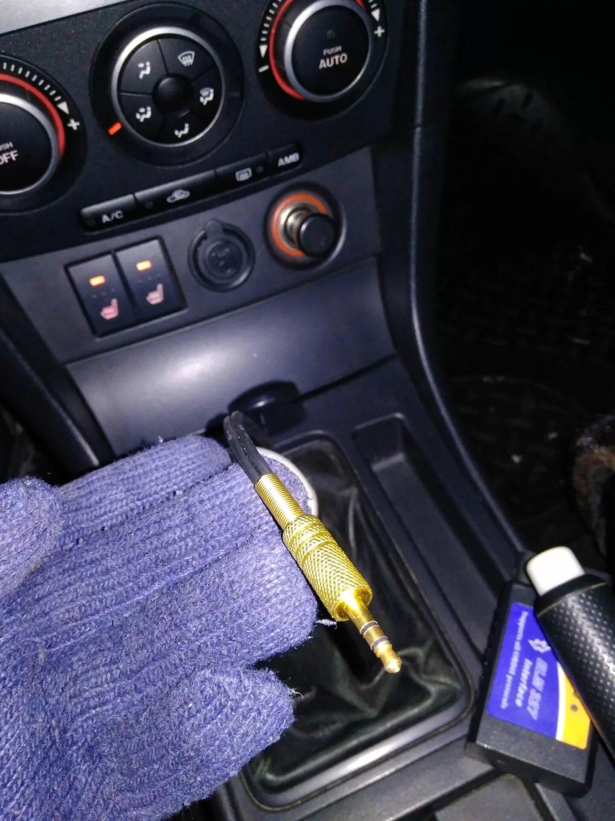 Аукс Мазда 3 BK