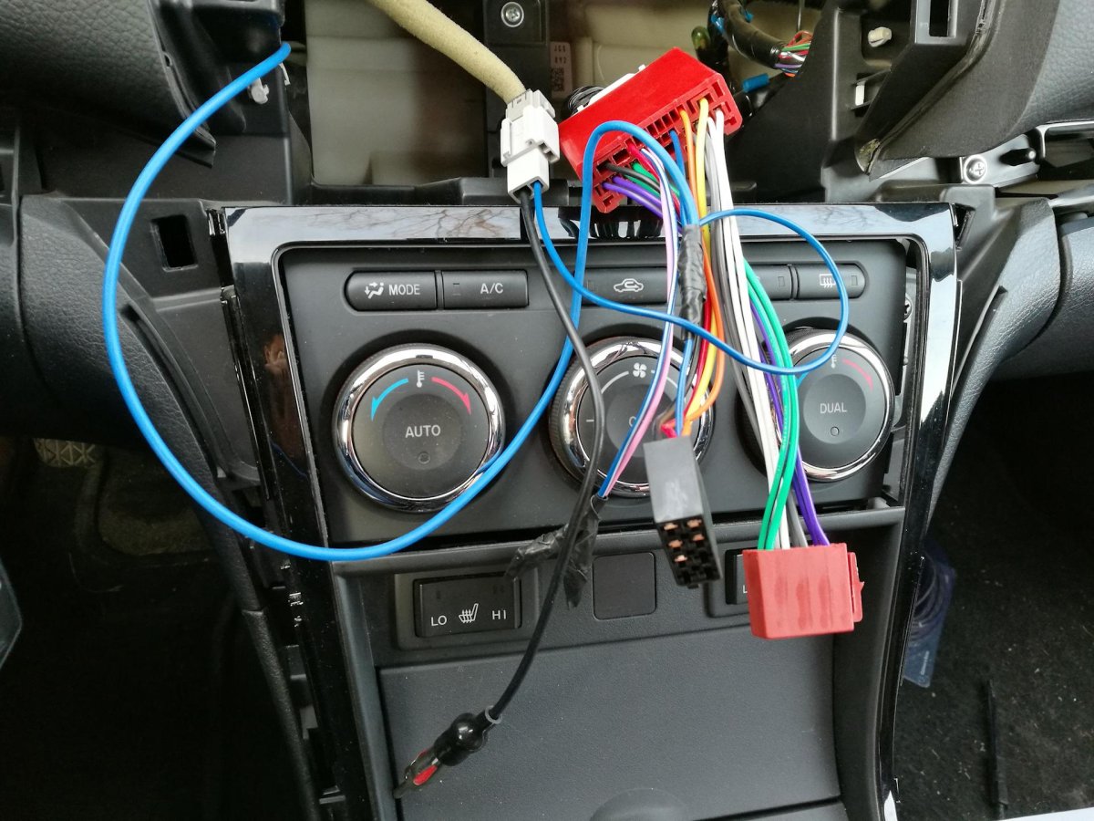 Разъем магнитолы Мазда 3 БК