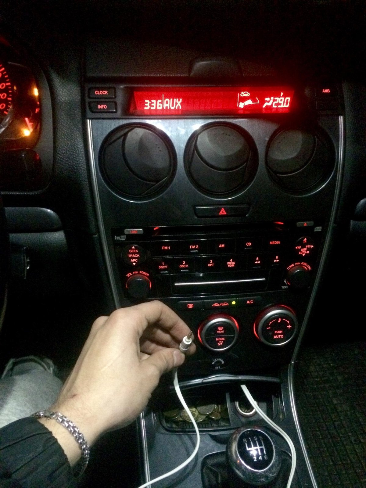 Mazda 6 2004 aux