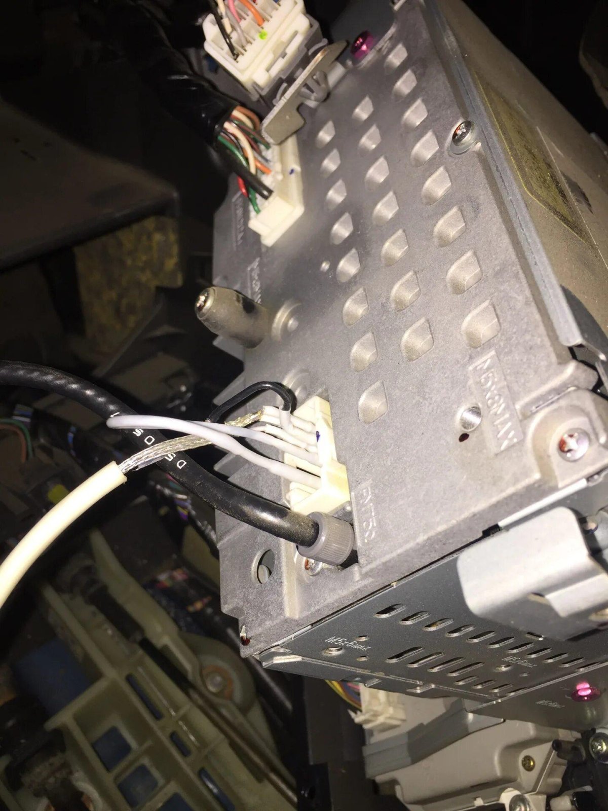 Mazda 6 штатная магнитола aux