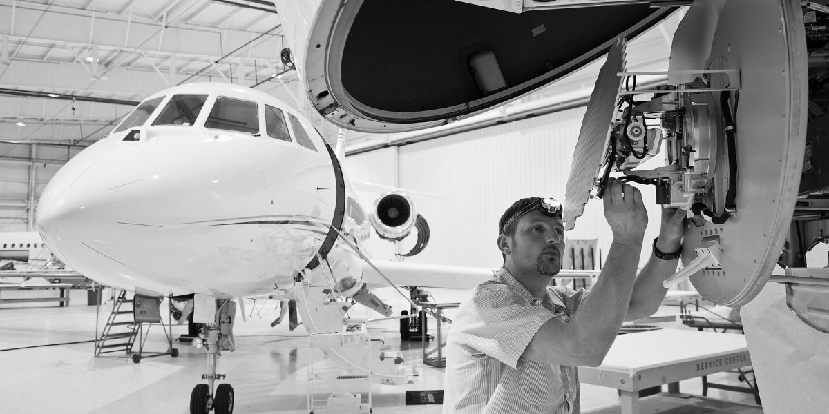 Авиационный механик (авиамеханик)