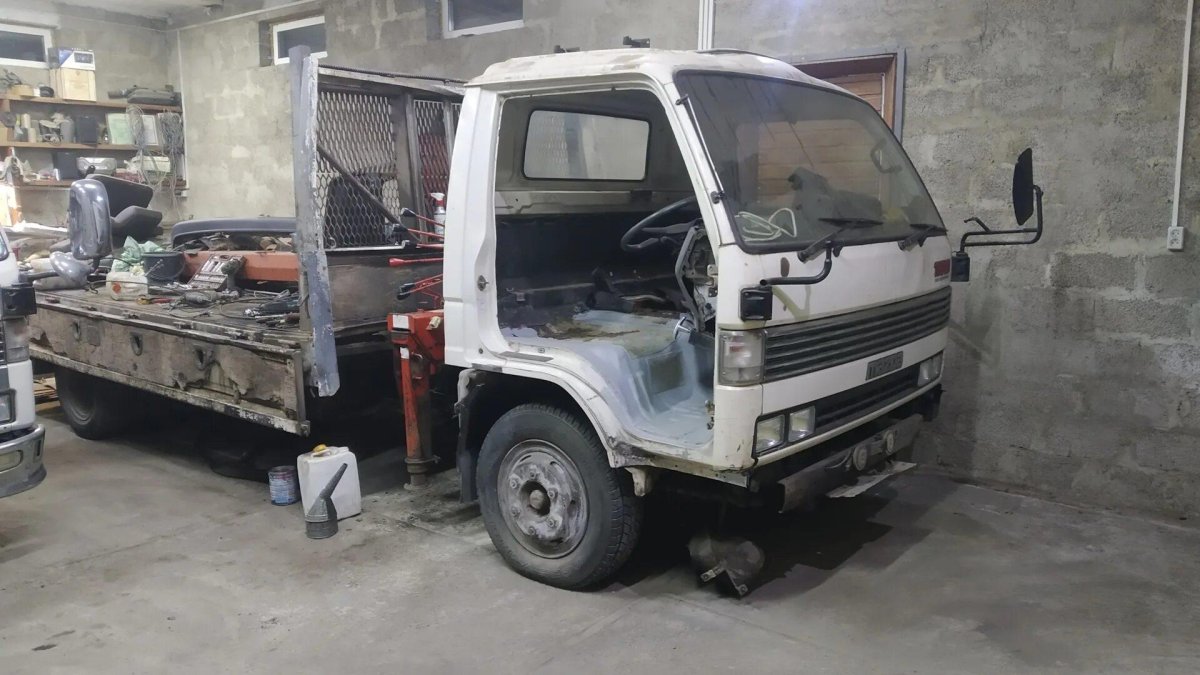 Задняя защита кабины Мазда Титан