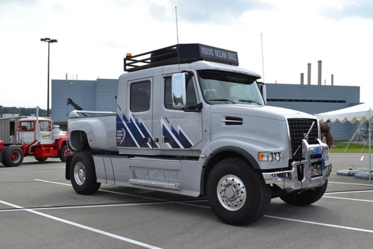 Volvo VHD Pickup