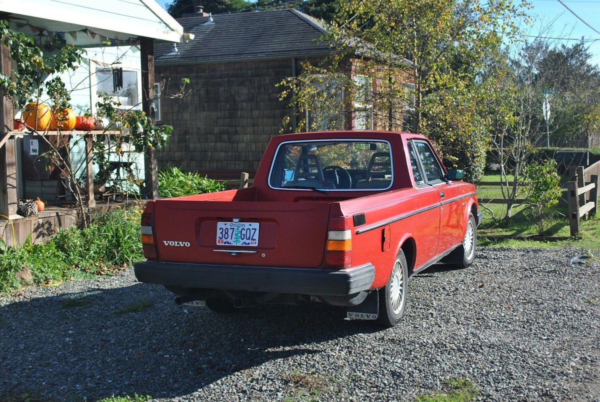 Volvo 240 пикап