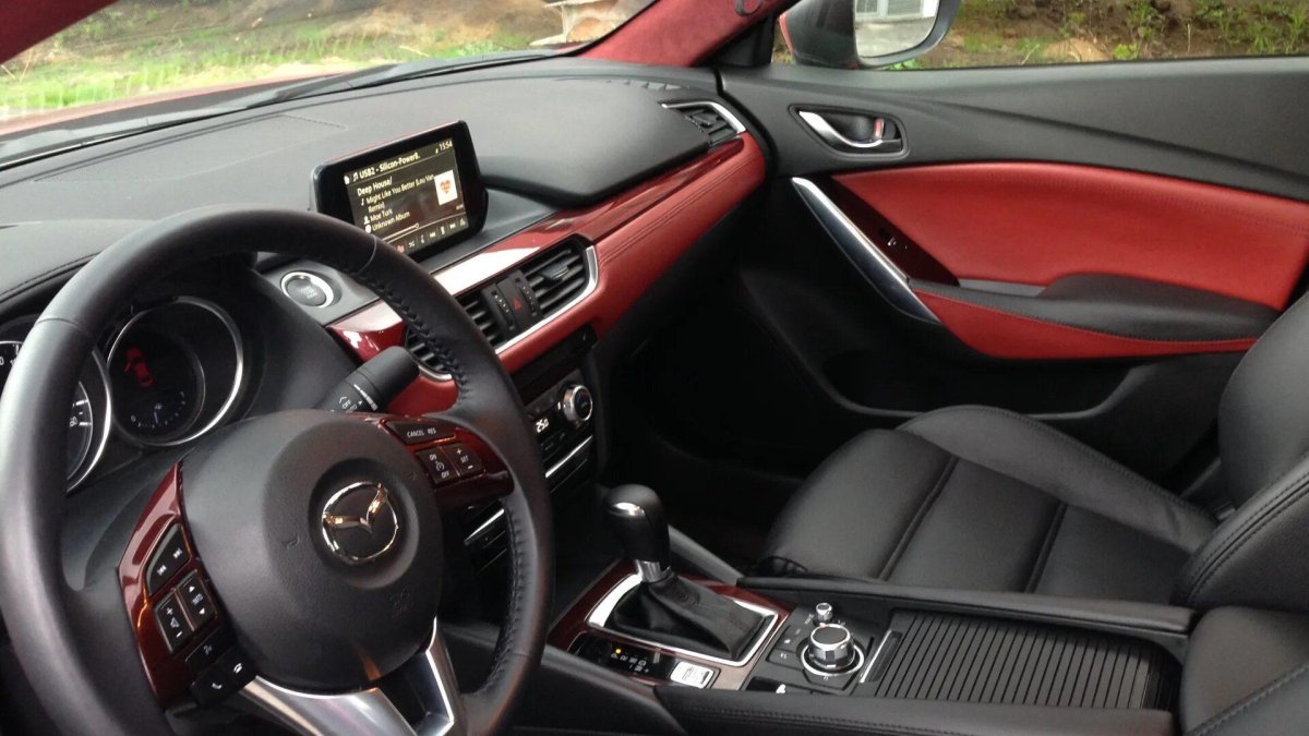 Мазда CX 6 салон