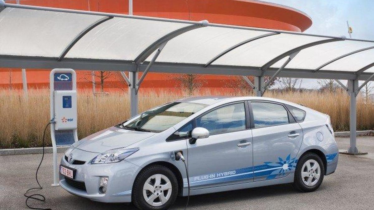 Toyota Prius электромобиль